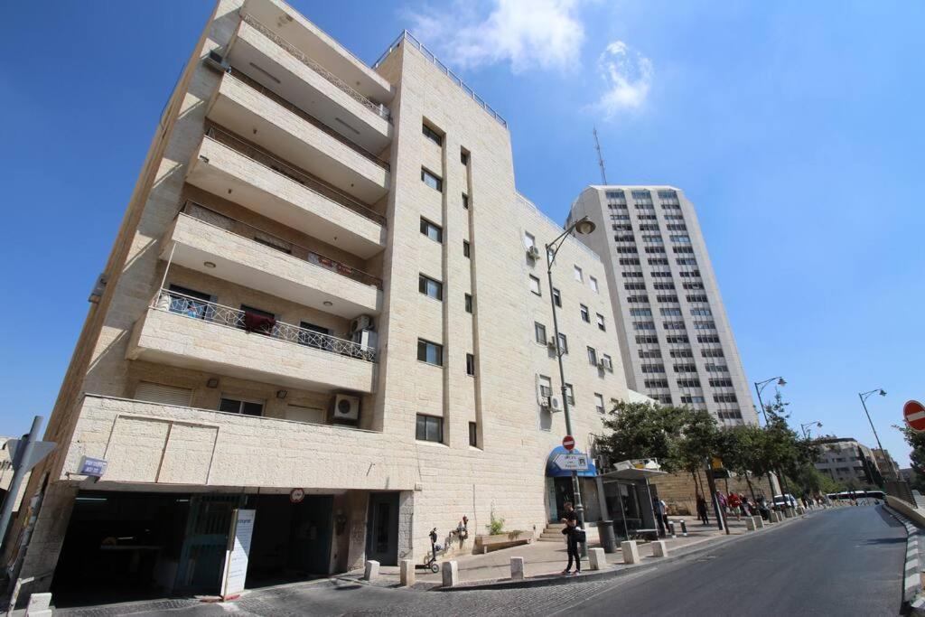 Gabriel Apartments Stylish Suite - Downtown Jerusalem Exterior photo